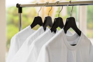 Kits de camisetas masculinas: por que elas aumentam o lucro na revenda?